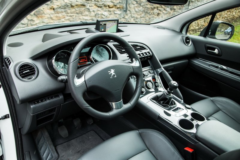 Peugeot 3008 салон внутри
