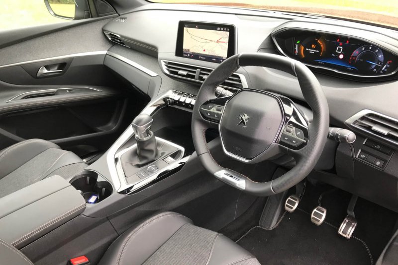 Peugeot 3008 gt line салон