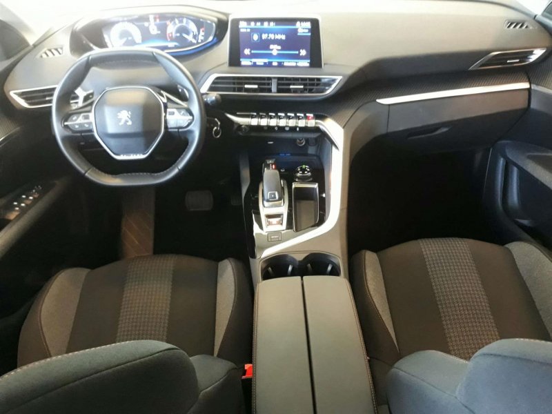 Peugeot 3008 салон 2010