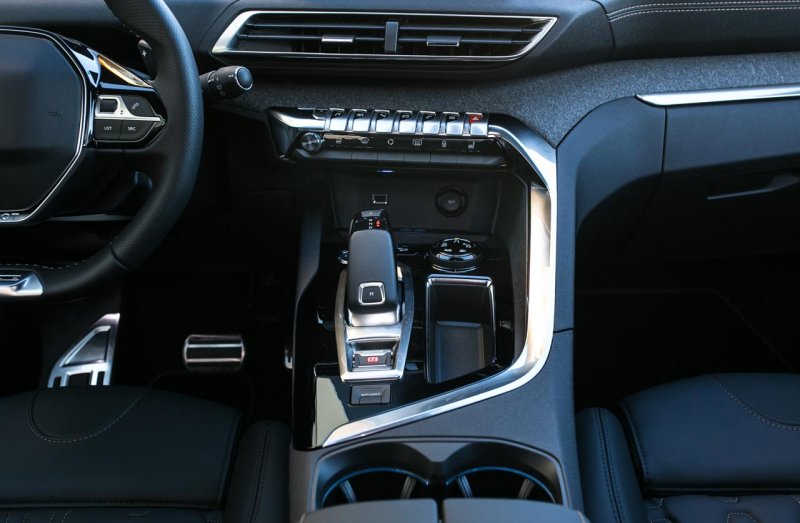 Peugeot 3008 интерьер