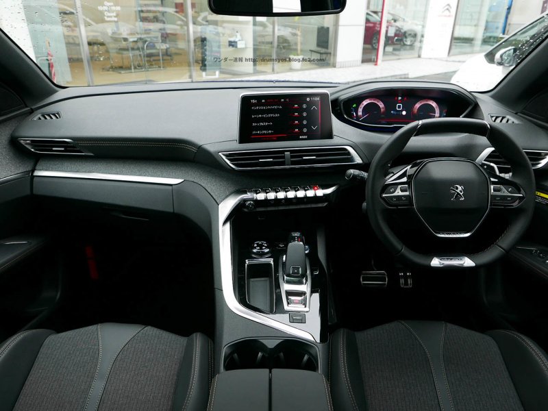 Peugeot 3008 интерьер
