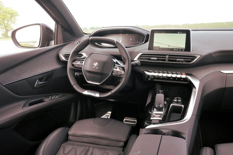 Peugeot 3008 2019 салон