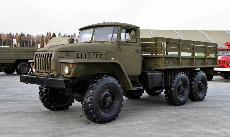 Урал 4320 бортовой военный