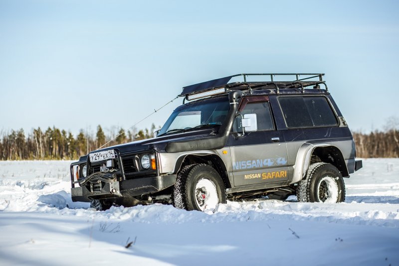 Nissan Safari 1