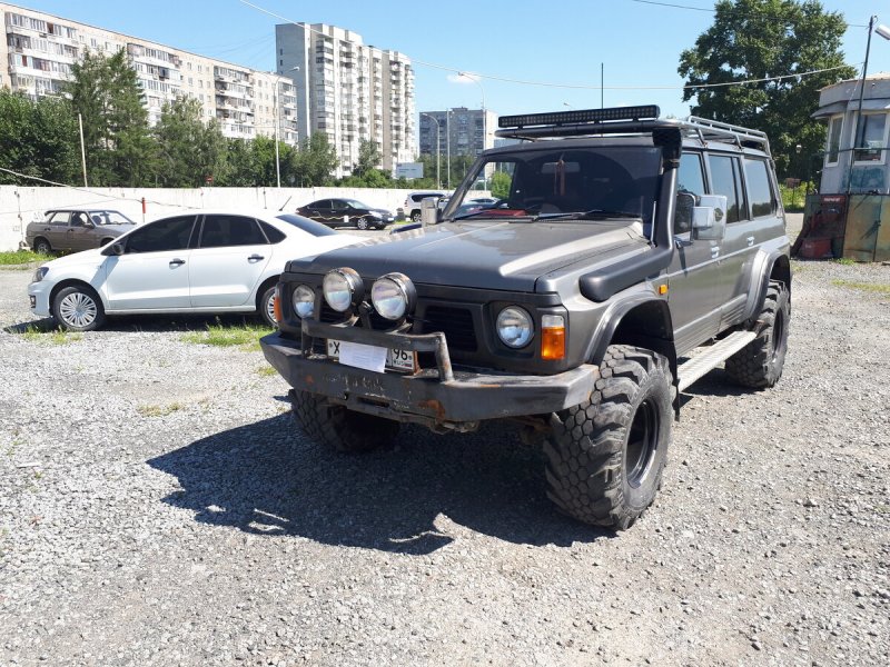 Nissan Safari 1989