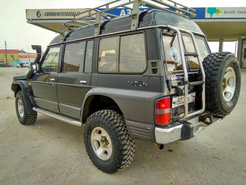 Ниссан сафари 60