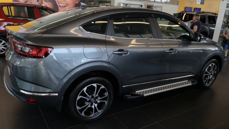 Renault Arkana серебристый