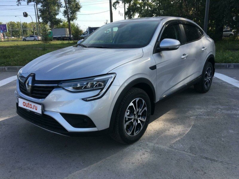 Renault Arkana серебристый