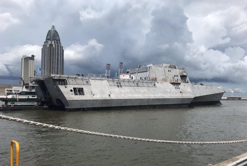USNS Red cloud (t-AKR 313)