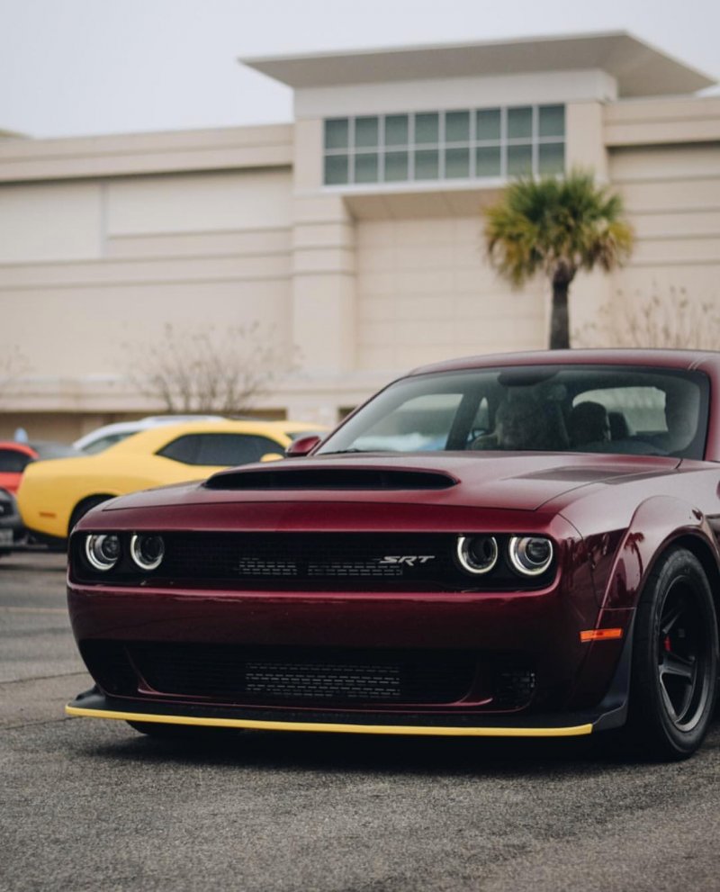 Dodge Challenger srt8