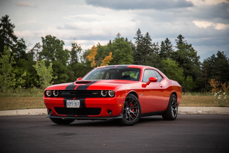 Dodge Challenger srt 392