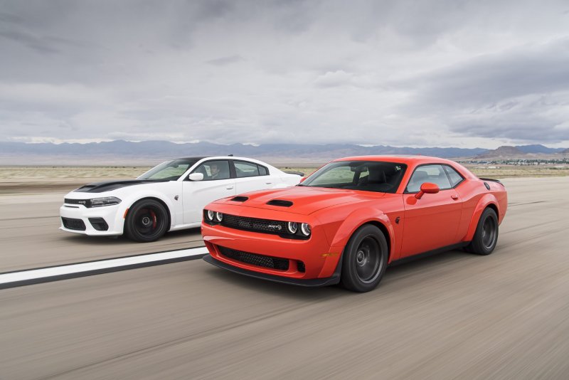 Dodge Challenger srt Hellcat 2021
