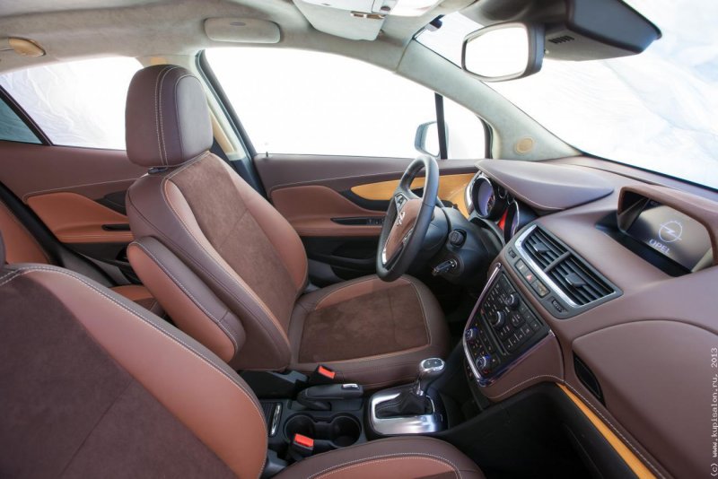 Салон Opel Мокка 2019