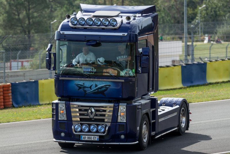 Renault Magnum салон 2005