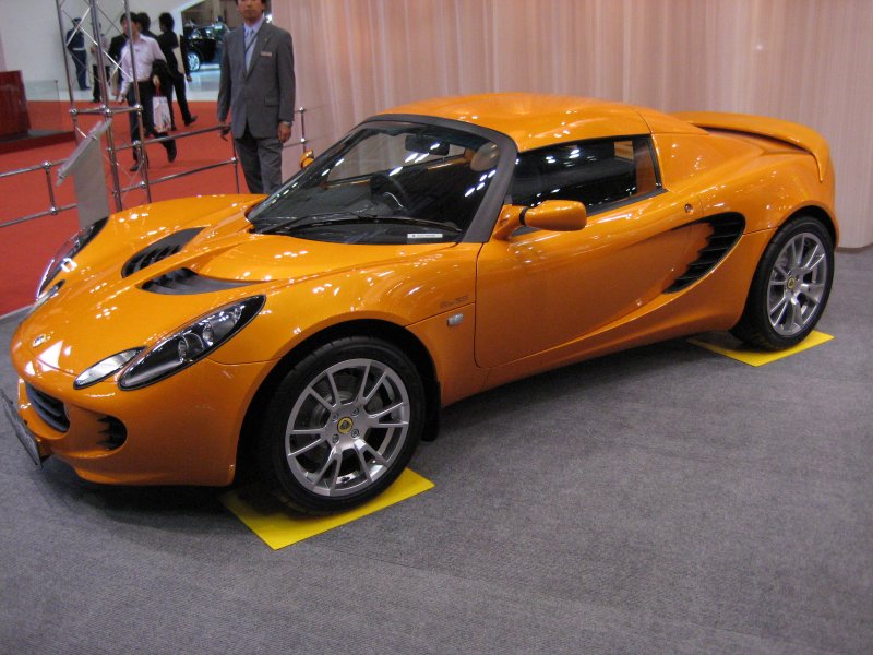 Машина Lotus Elise