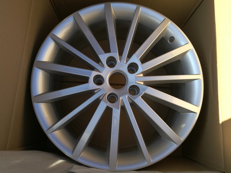 Skoda Superb диски r18 оригинальные