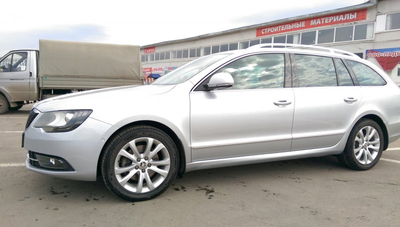 Skoda Superb r17