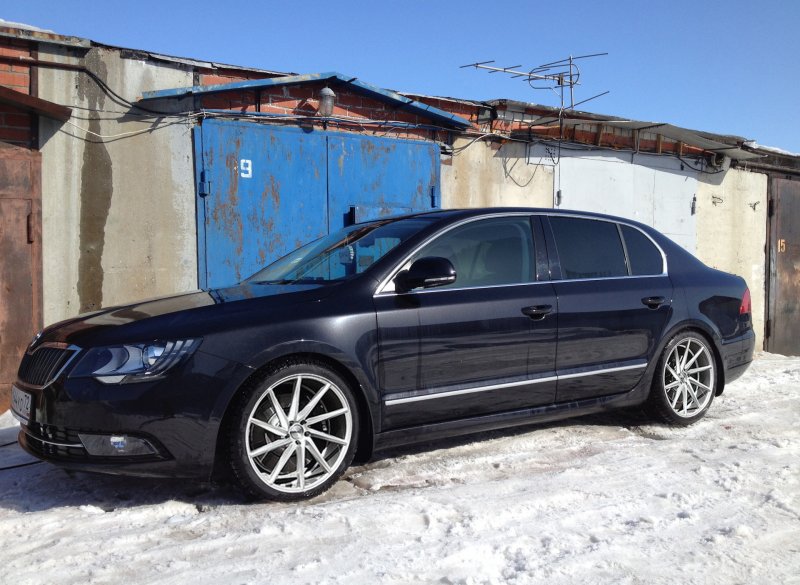 Skoda Superb r19