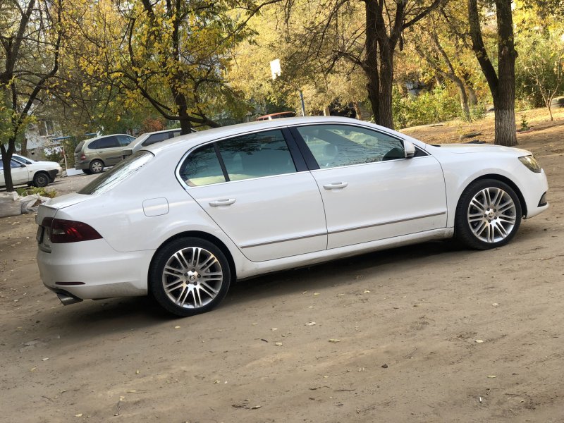Skoda Superb диски r18