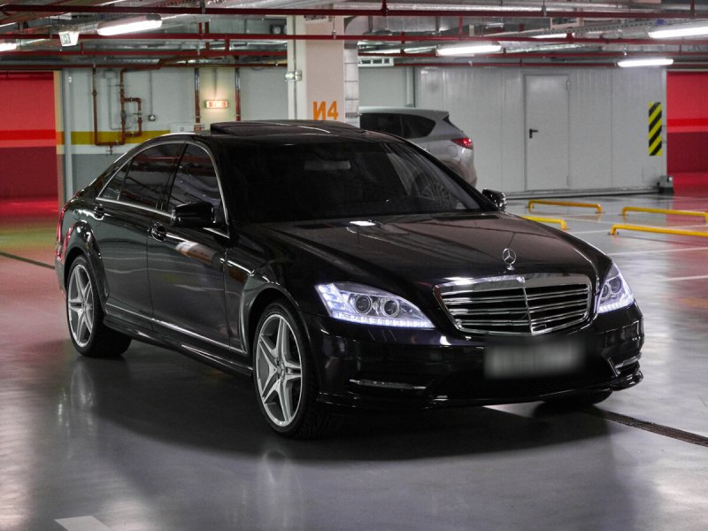 Mercedes-Benz w221