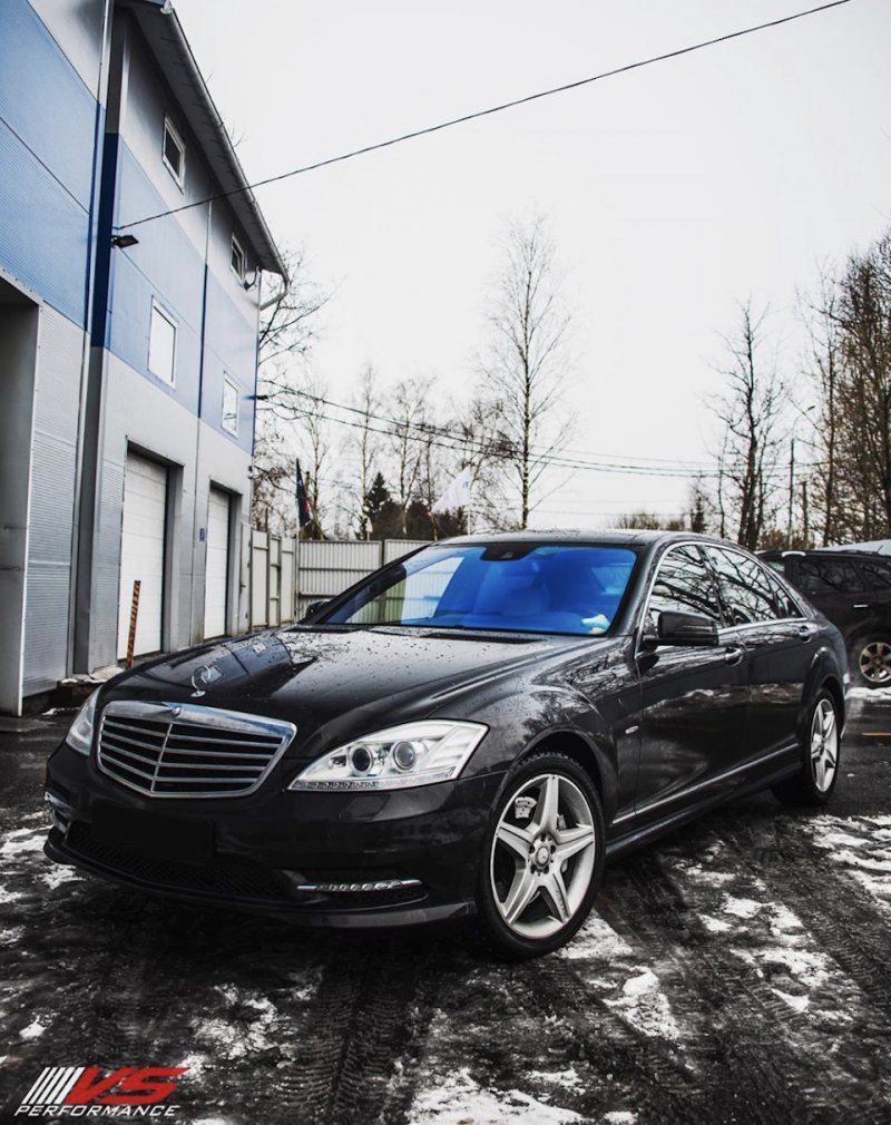 Mercedes-Benz w221