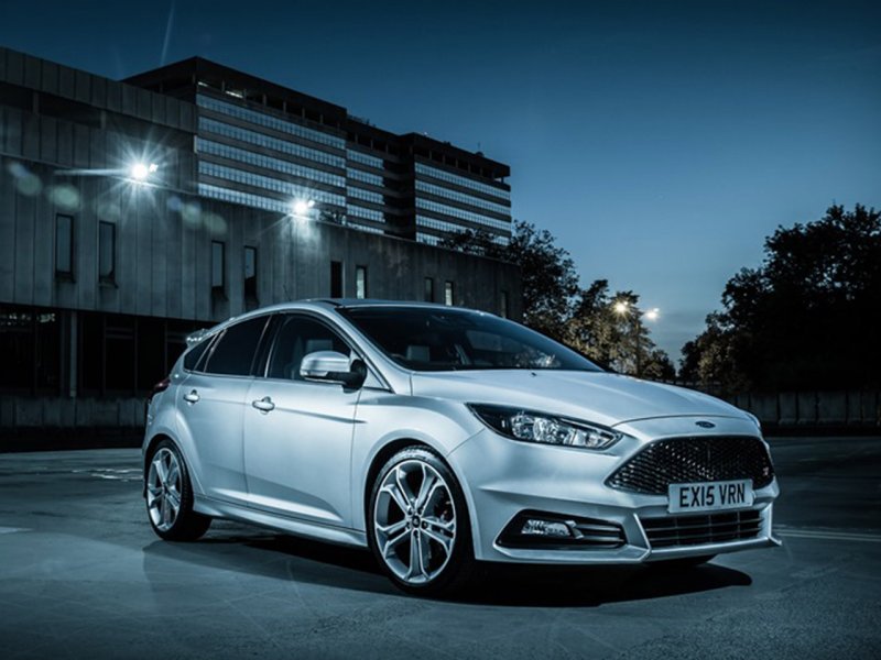 Ford Focus 3040х1440