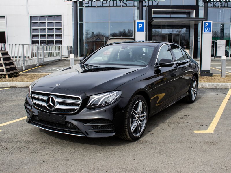 Mercedes Benz w213 черный