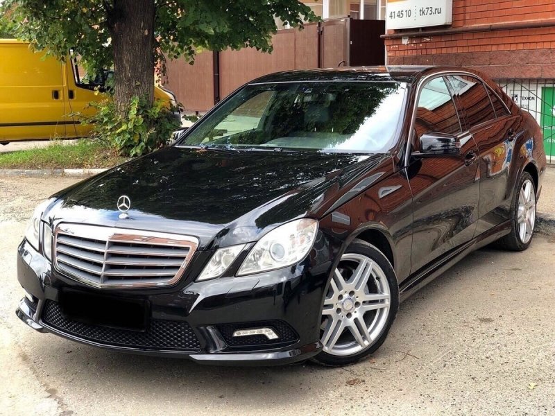 Мерседес-Бенц е-класс w212 черный