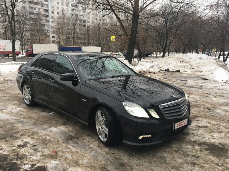 Мерседес Бенц е200 2011 черный