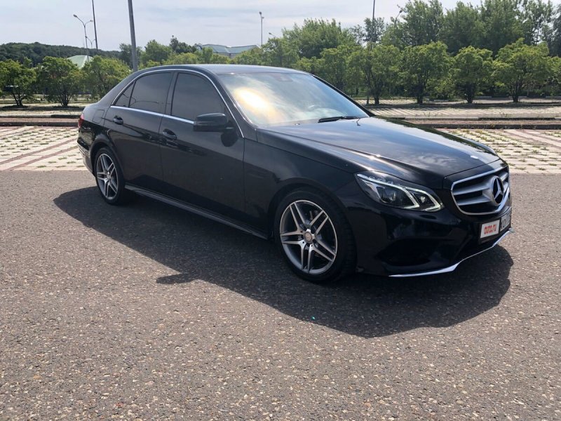 Mercedes Benz e class w212 черный