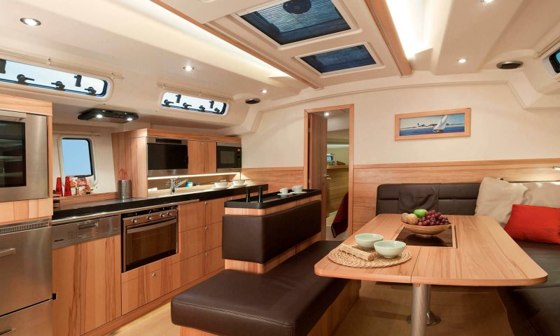 Яхта Hanse 495
