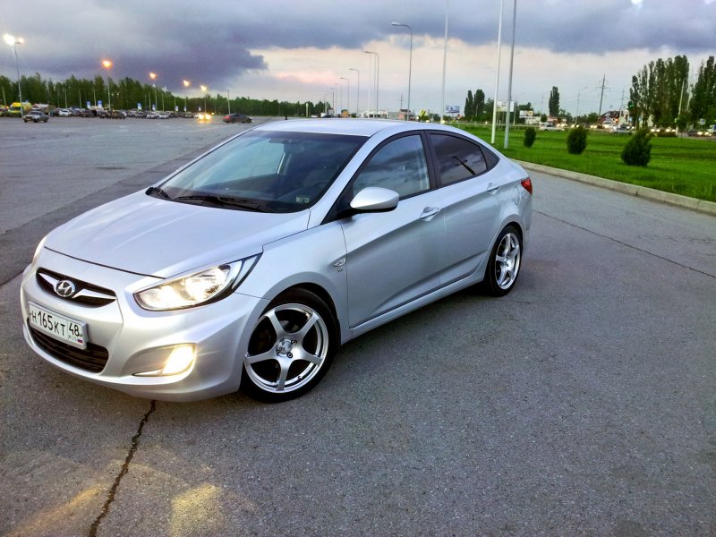 Hyundai Solaris r17