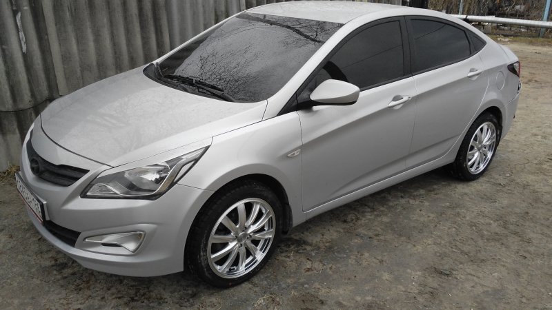 Hyundai Solaris 2015 на r17