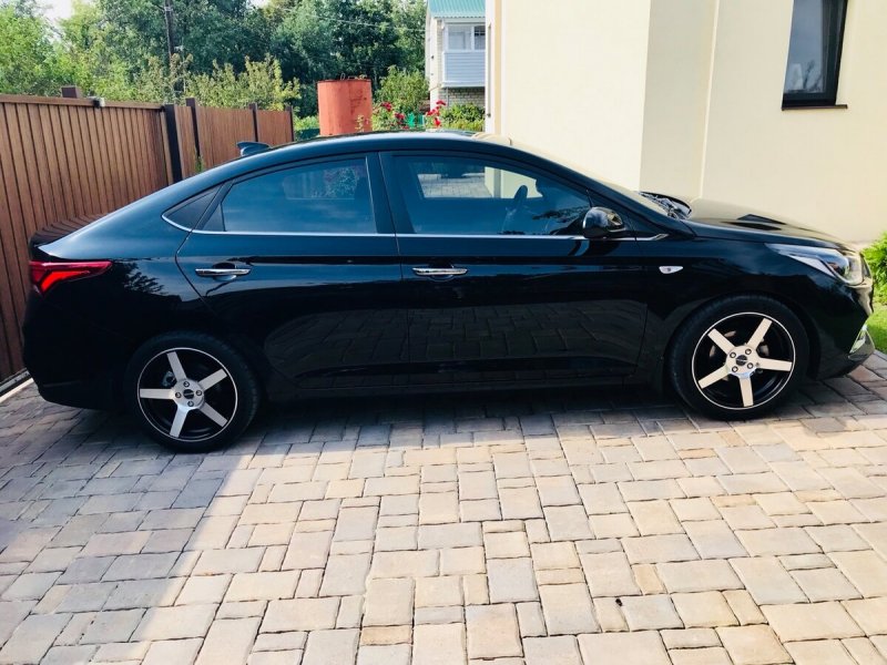 Hyundai Solaris r16 черный