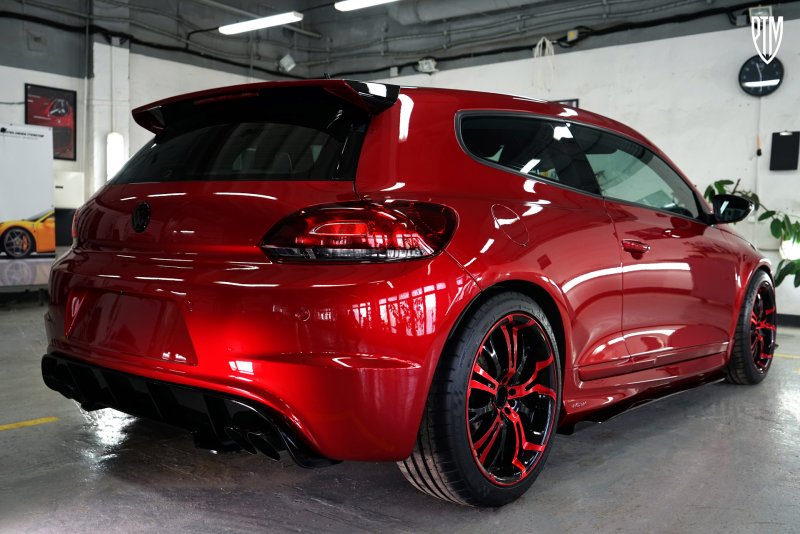 Volkswagen Scirocco красный