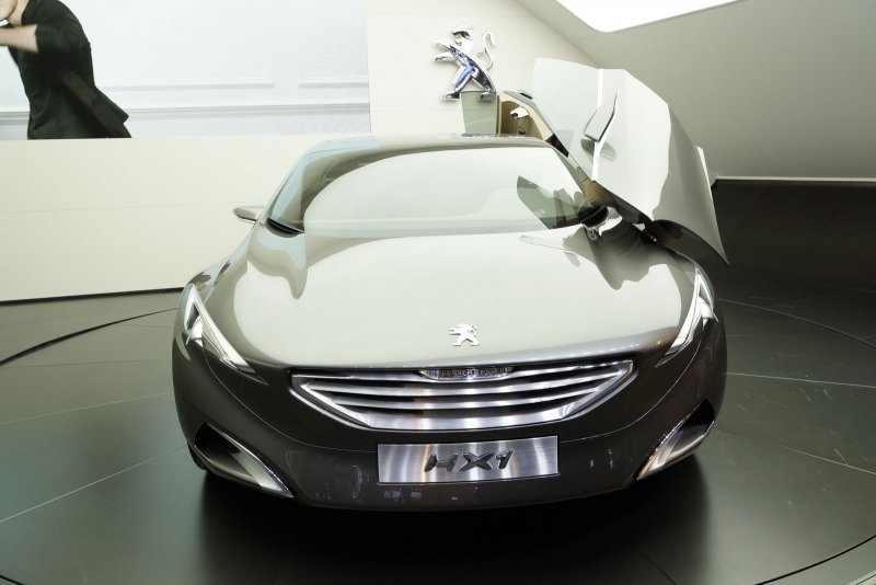 Peugeot 608 Concept