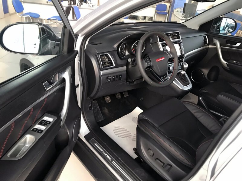 Китайский автомобиль Хавал салон