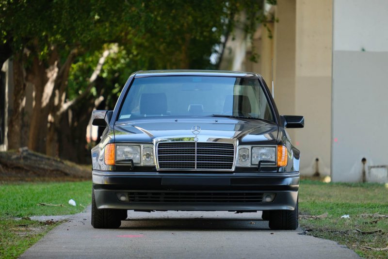 Мерседес Бенц w124 e500