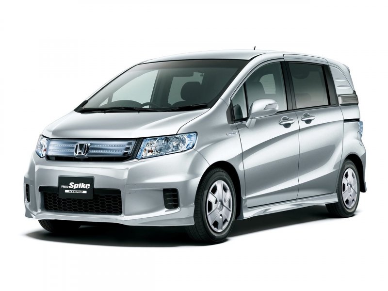 Honda freed Spike 2016