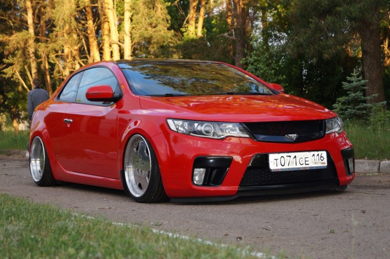 Kia Cerato Koup stance