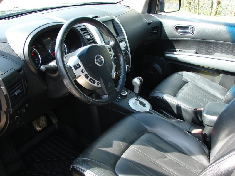 Nissan x-Trail 2011 салон