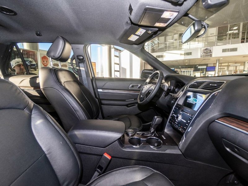 Ford Explorer 2017 салон