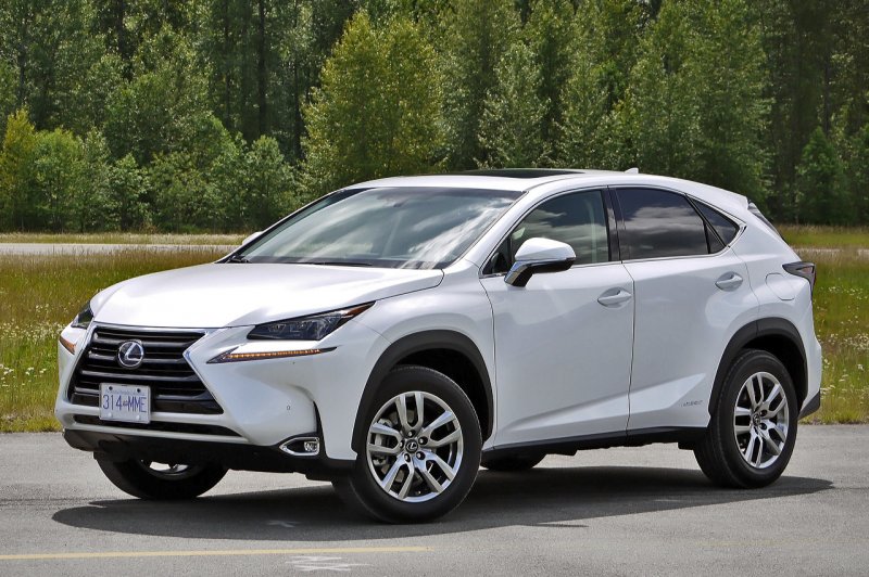 Lexus NX 300 белый