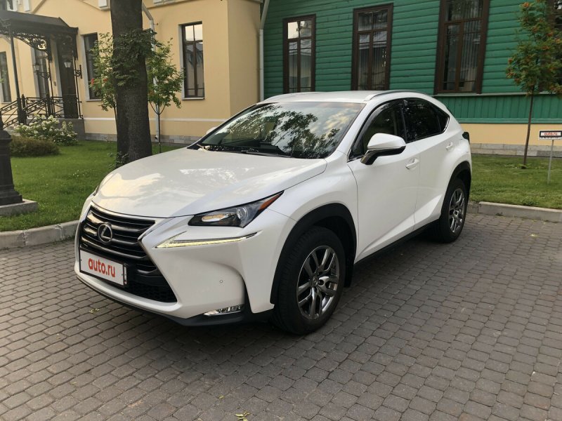 Лексус НХ 200 белый