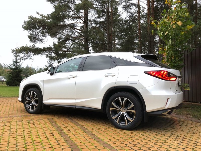 Lexus RX 200t белый