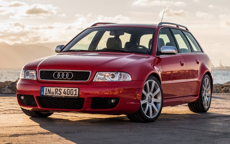 Ауди rs4 avant 2000