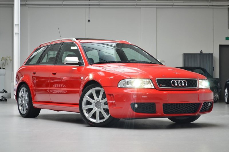 Ауди rs4 avant 2000