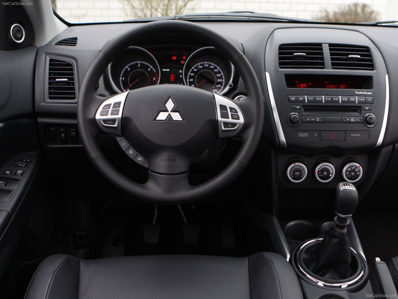 Mitsubishi ASX 2013 салон