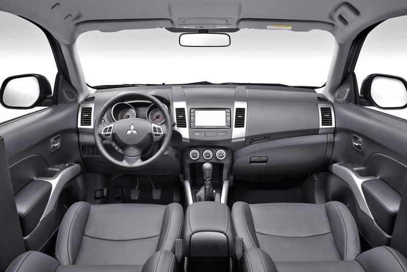 Mitsubishi Outlander 2007 салон