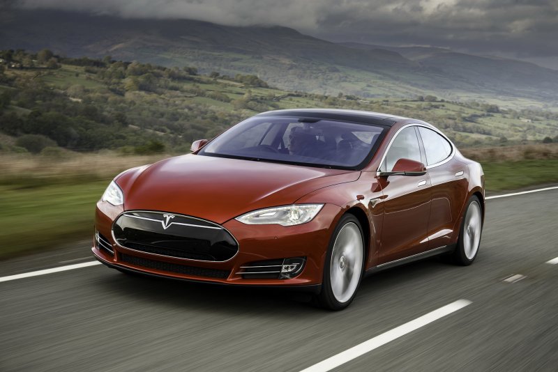 Электромобиль Tesla